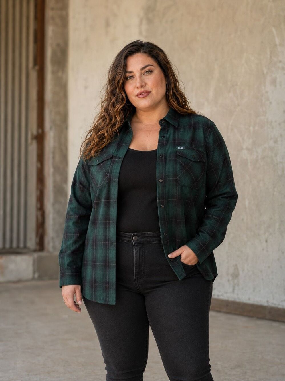 DIXXON Women’s The Carlo Long Sleeve Flannel Shirt in Green Plaid Size 2X